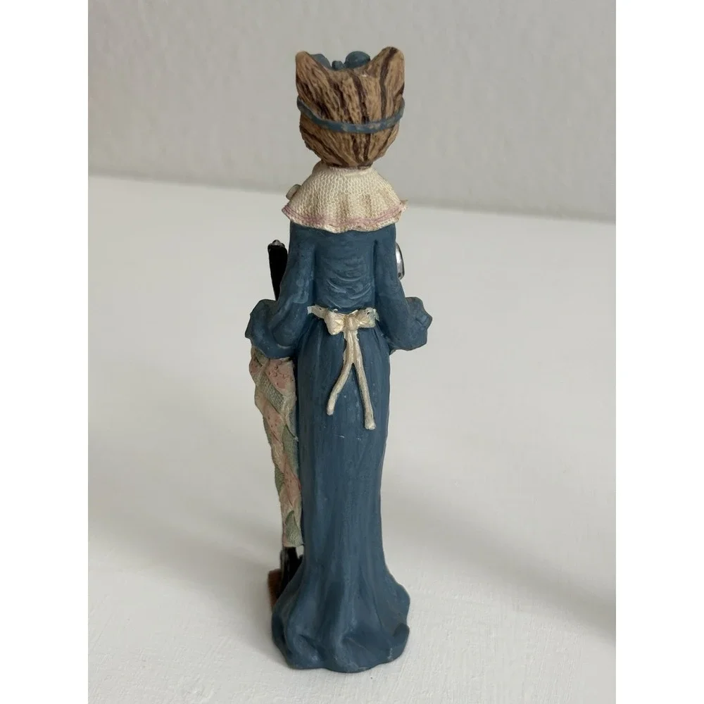 Vintage Country Cat Figurines Farmer & Seamstress Resin Shelf Decor